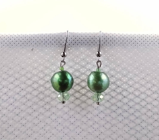 Freshwater pearl dangle earrings with green glass beads